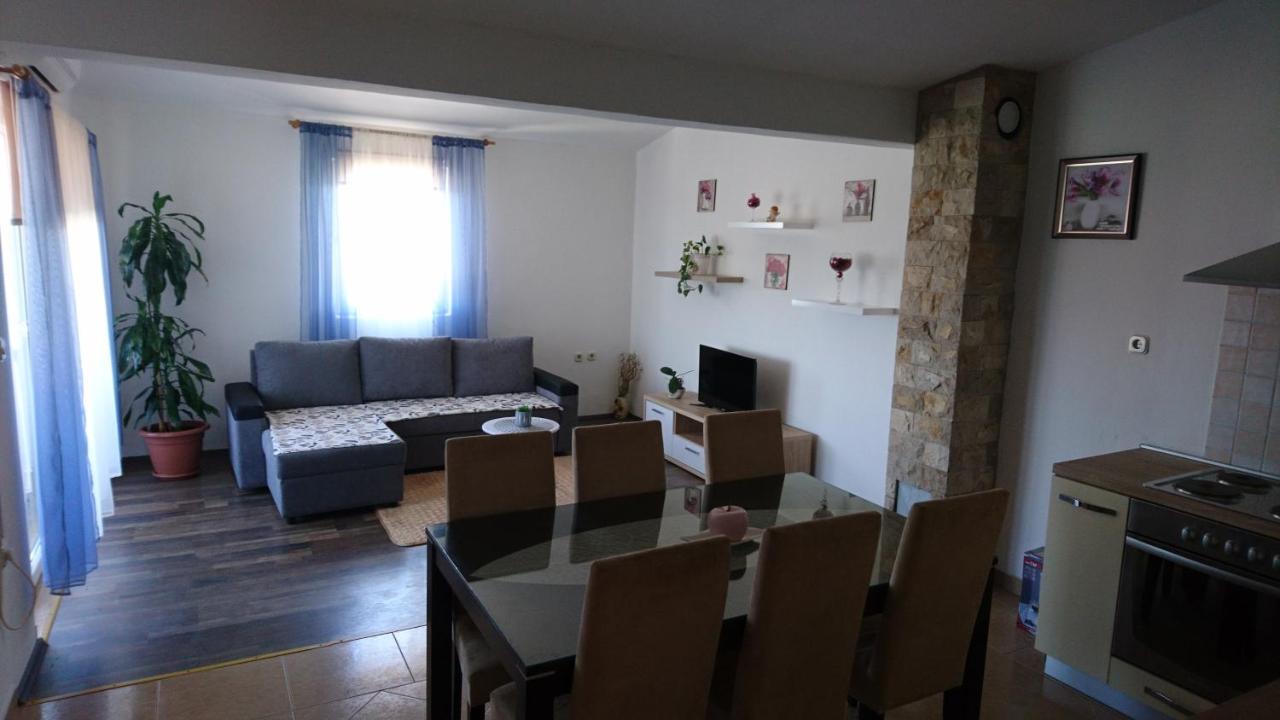 Apartman Vuleta Ražanac Esterno foto