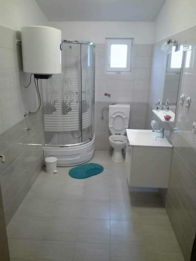 Apartman Vuleta Ražanac Esterno foto