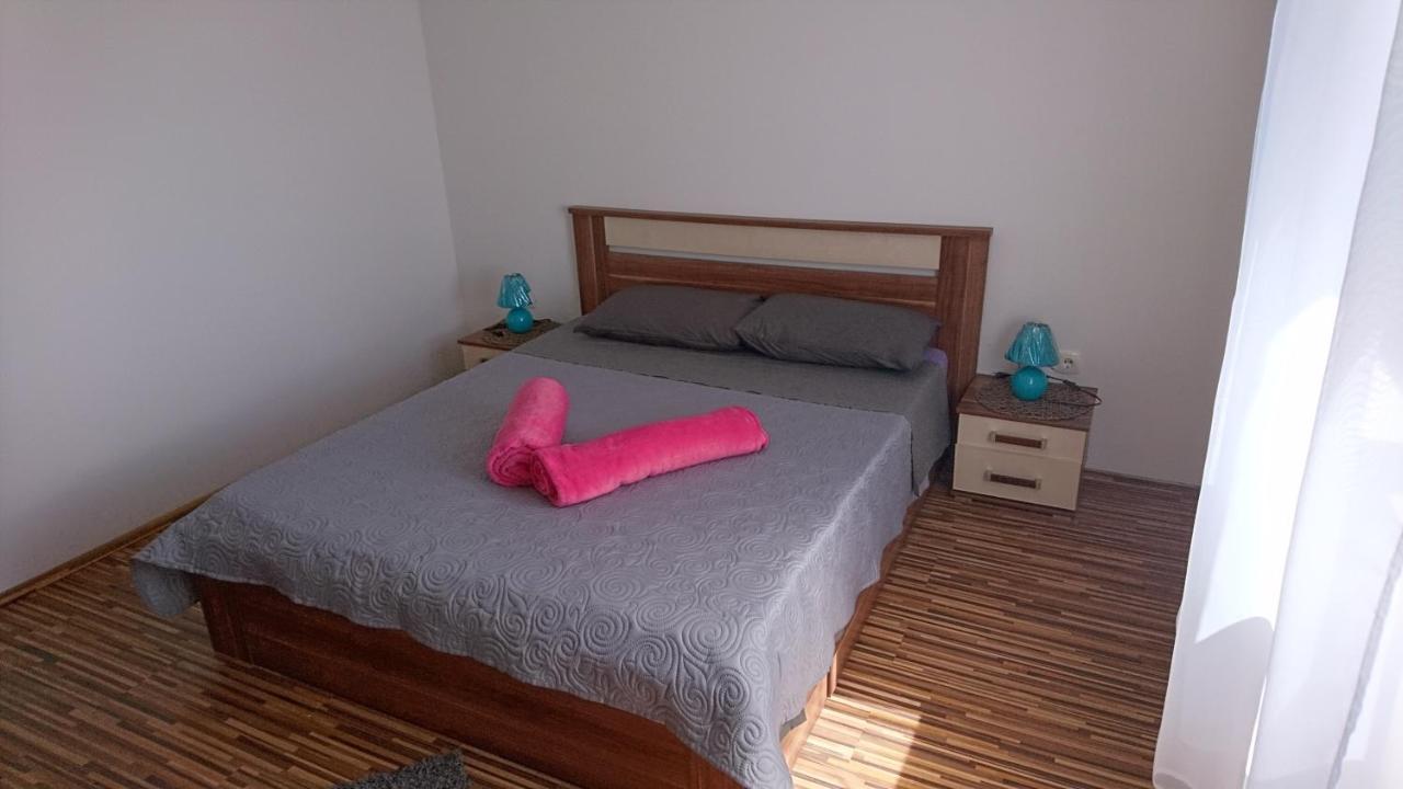 Apartman Vuleta Ražanac Esterno foto
